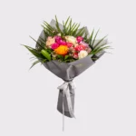 İthal Renkli Güllerden ve Çardak Güllerden Oluşan Mix Buket